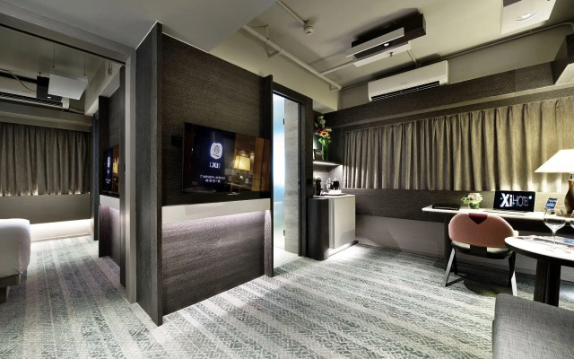 Xi Hotel