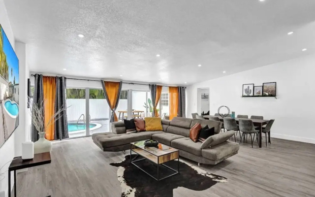 Spacious Home With Heated Pool