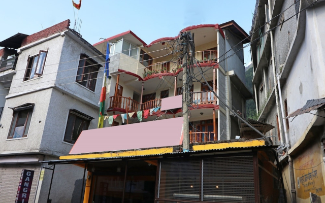 OYO 13732 Home Cozy near Mall Aleo Manali