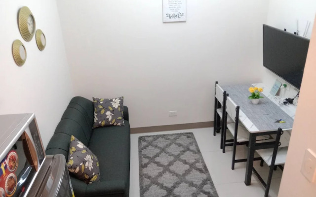 Luxurious Bayview 2BR Near MOA Picc CCP Free Wifi