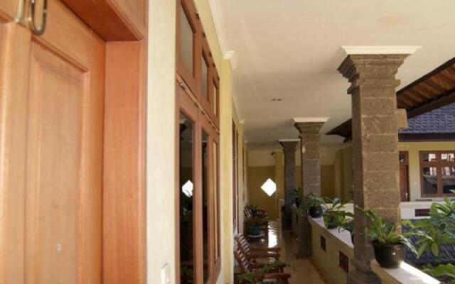 Puri Bunga Inn