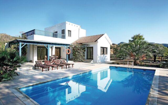 Amazing Home in Argaka With 2 Bedrooms, Outdoor Swimming Pool and Swimming Pool