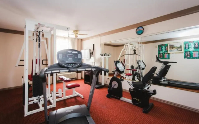 Days Inn by Wyndham Rosenberg