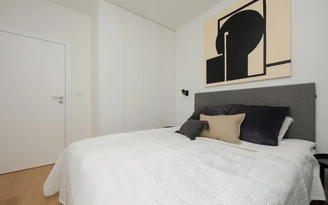 Luxurious Warsaw by Renters Prestige