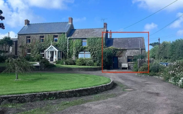 Farmhouse Annex in Saint Ishmael s