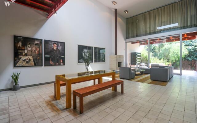 House in Miraflores by Wynwood House