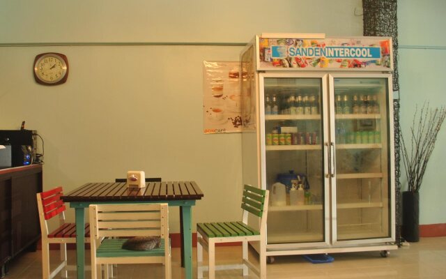 Lemongrass Guesthouse and Cafe
