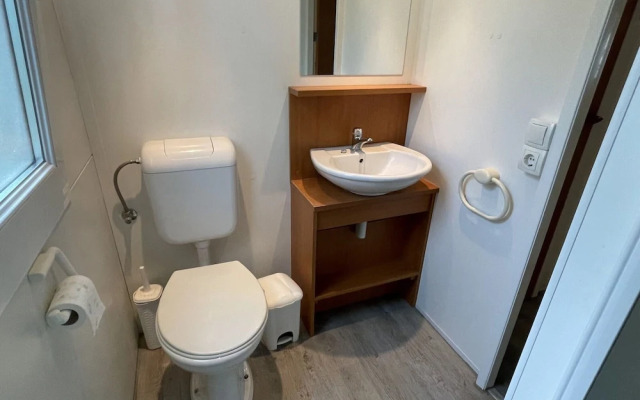 Cosy Mobile Home in Toscana With Shared Pool