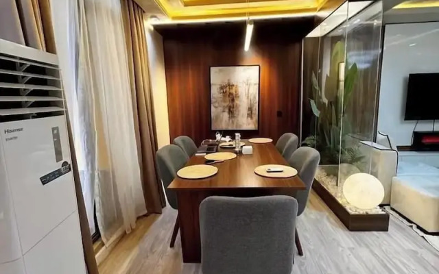 Shortlets Apartment by Tomi