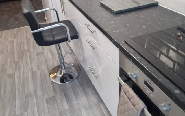Gillingham 4-bed Stay - Wifi, Parking, Ldn Access