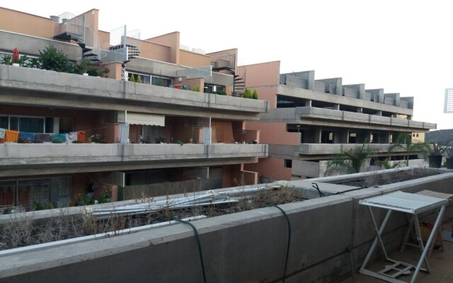 La Flora Apartments