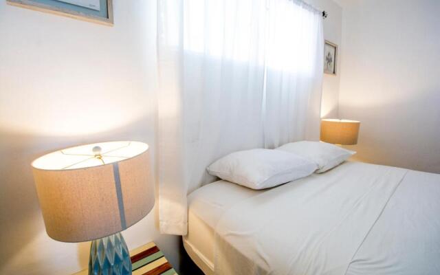 True BEACHFRONT cozy - 1 Bedroom Apt