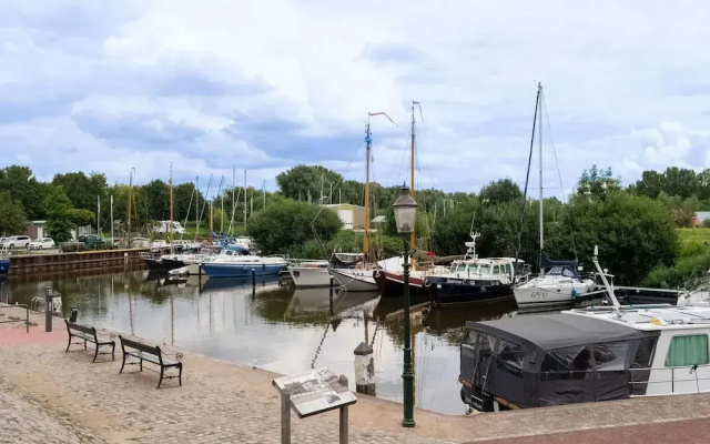 Idyllic Holiday Home in Ooltgensplaat With Private Terrace