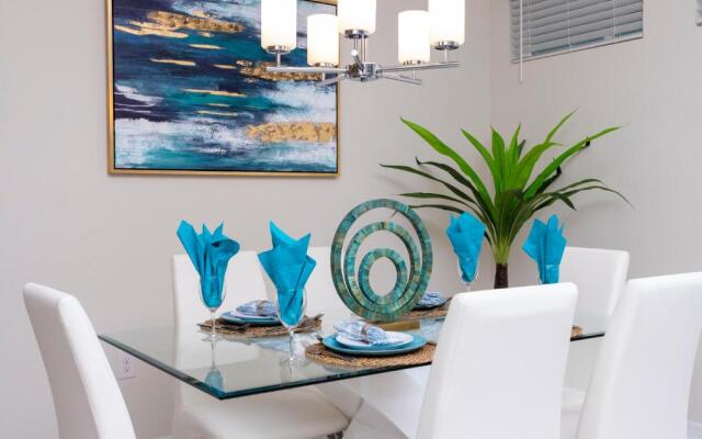 Amazing Home With Mickey Themed Decorated Bedroom Near Disney