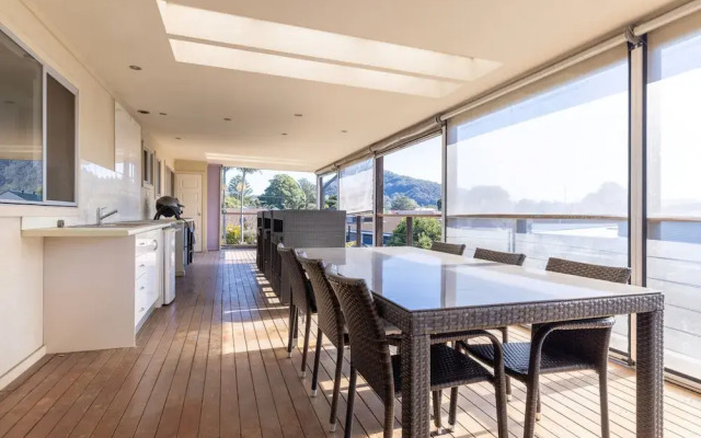 River Views on Renown