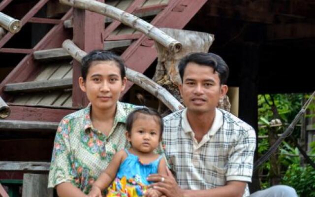 Khoeun Sreymom and Khlot Sopheng Homestay