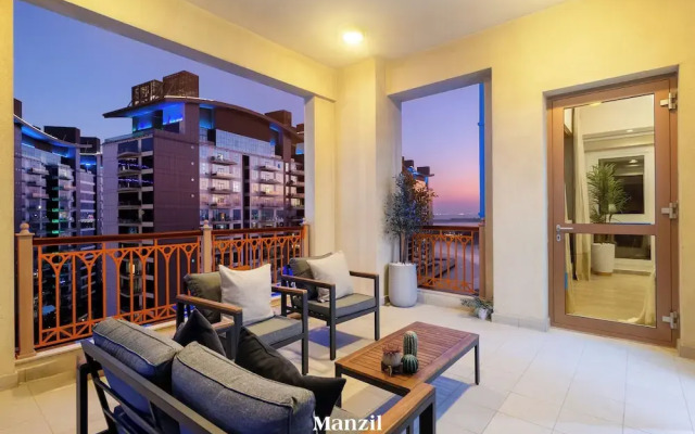 2BR + Maid's w Sea Views in Palm near Nakheel Mall
