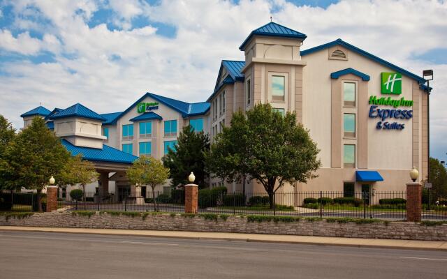 Holiday Inn Express Hotel & Suites Chicago-Midway Airport, an IHG Hotel