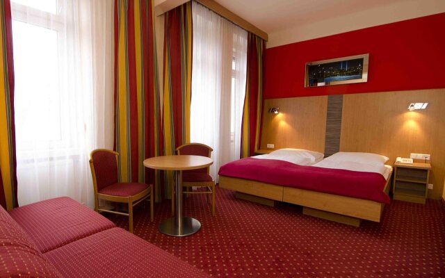 Hotel Cryston