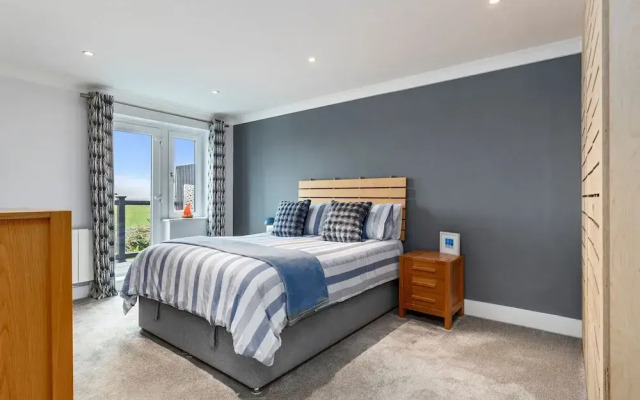 Blue Horizon - Spectacular Coastal Views