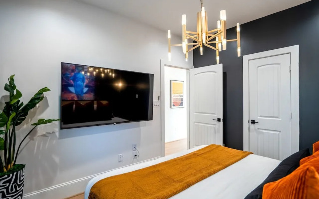 The Green Haus Luxxe Cabana Rooftop Retreat