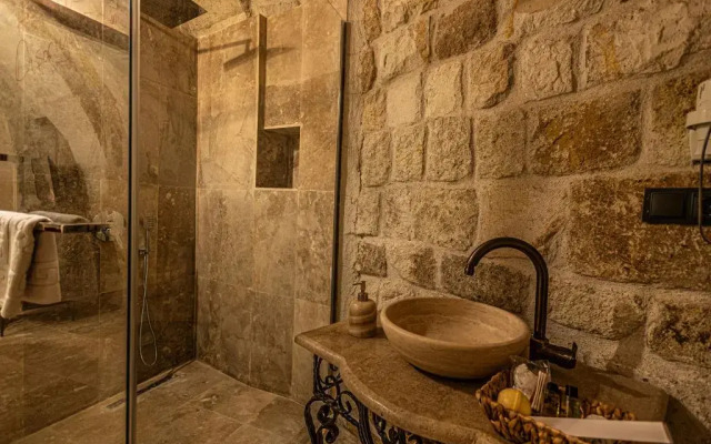Zumrut Anka Cave Hotel