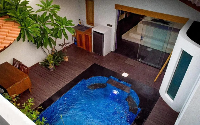 Stay Shark Villas