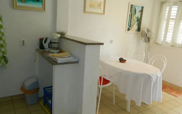 Apartment and Room Darinka