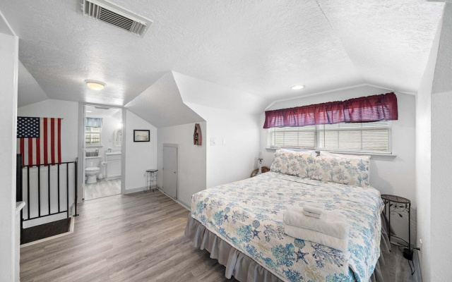 Seaview Island Getaway 3 Bedroom Home