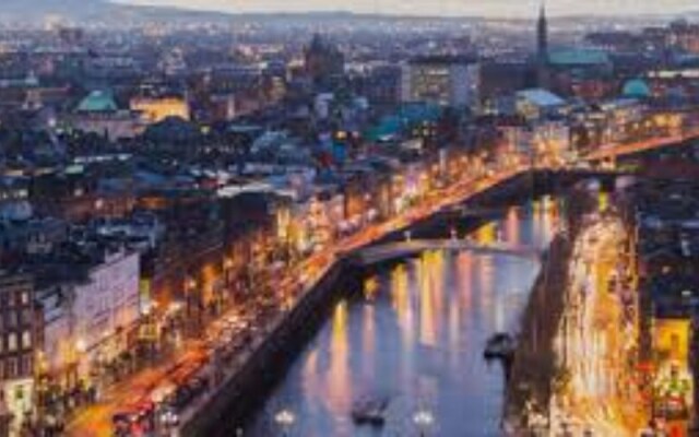 2 Bedroom Apartment Near Grafton Street