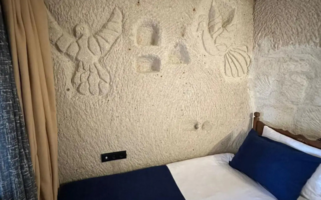 Mysterious Cave Suites