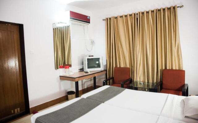 OYO 10765 Hotel Tanish