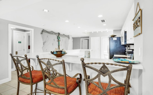 Majestic Beach Towers 2-909