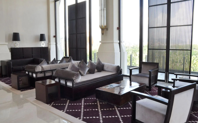 Le Parker International Hotel