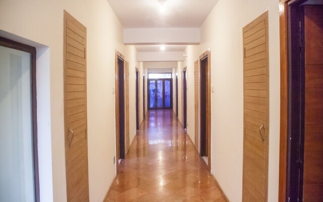 Hotel Nilgiris Inn