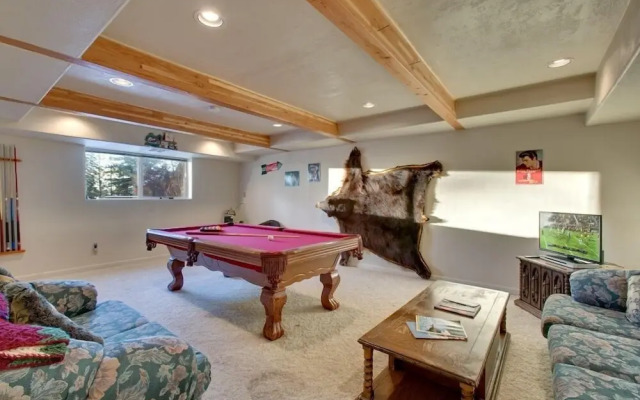 Sequoia Chalet 5 Bedroom Home