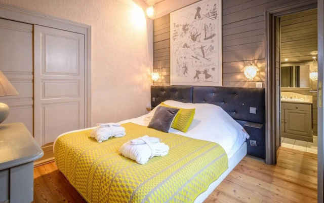 Large Chalet With Barrel Sauna and Whirlpool