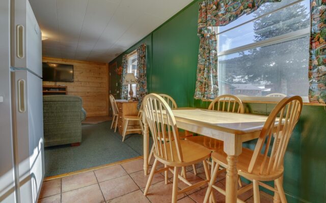 Foothills Lodge and Cabins