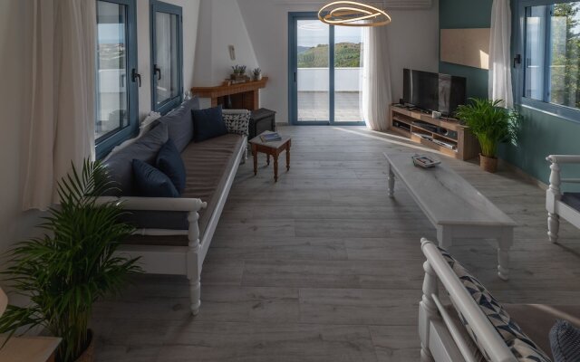 Villa Bella With Swimming Pool, Rethymno, Crete