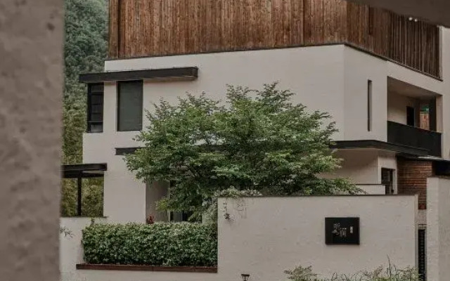 Tingjian Mount Mogan luxury design hostel