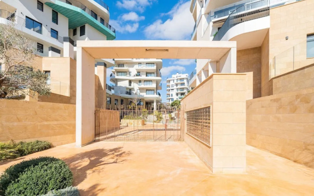 Villajoyosa Home With Shared Pool