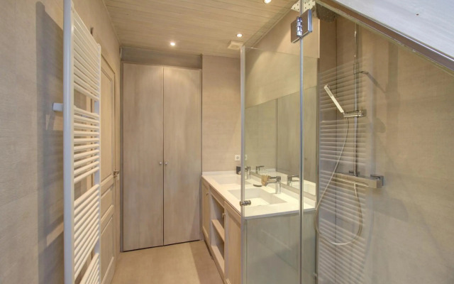 Varrados by Totiaran