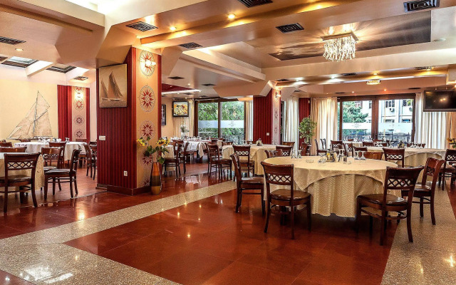 Lira Pacific Aparthotel