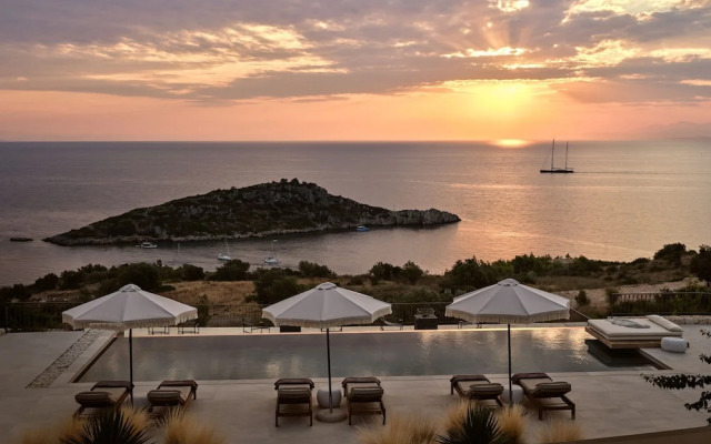 Rebek Luxury Villas & Suites
