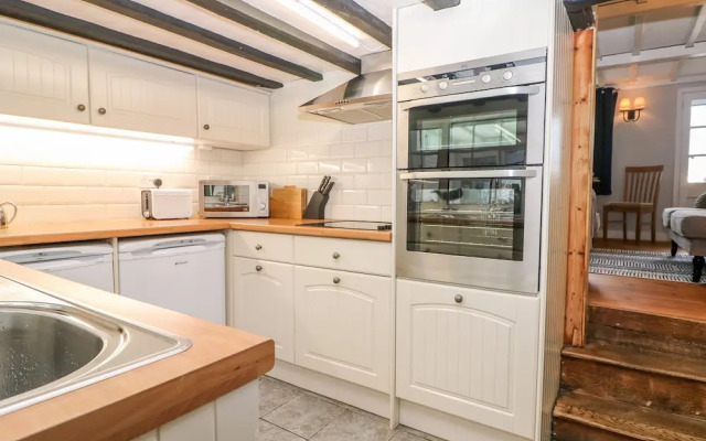 2 Seaview Cottages