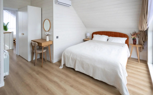 Santush house (Сантуш Хаус)