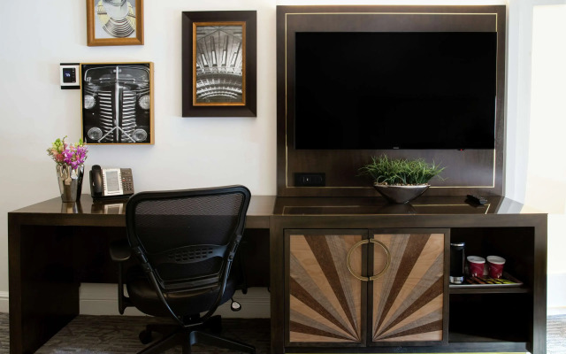 Martinique New York on Broadway, Curio Collection by Hilton