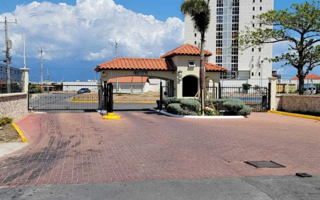 Bayfront Villas and Apt