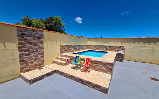 Casa em Condomínio com Piscina Privativa