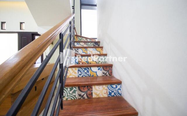 Balmoral House Redpartner Near Ambarukmo Plaza Mall Yogyakarta